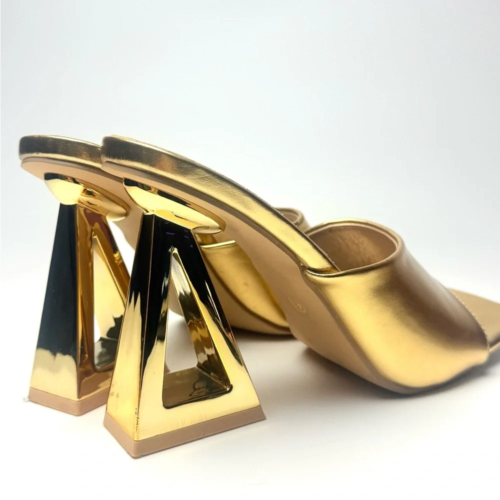 Gold Triangle Heels Women’s Size 10 / 10.5 Metallic Dress Pumps - Picture 9 of 16